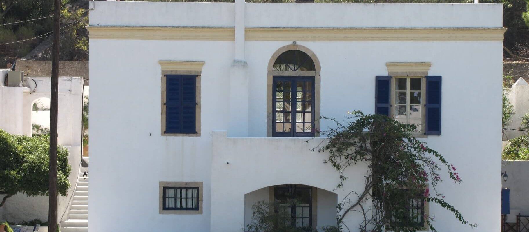 Neoclassical house in Leros L 616
