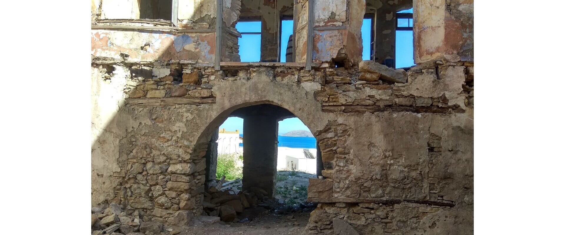 Old house in Leros L 705