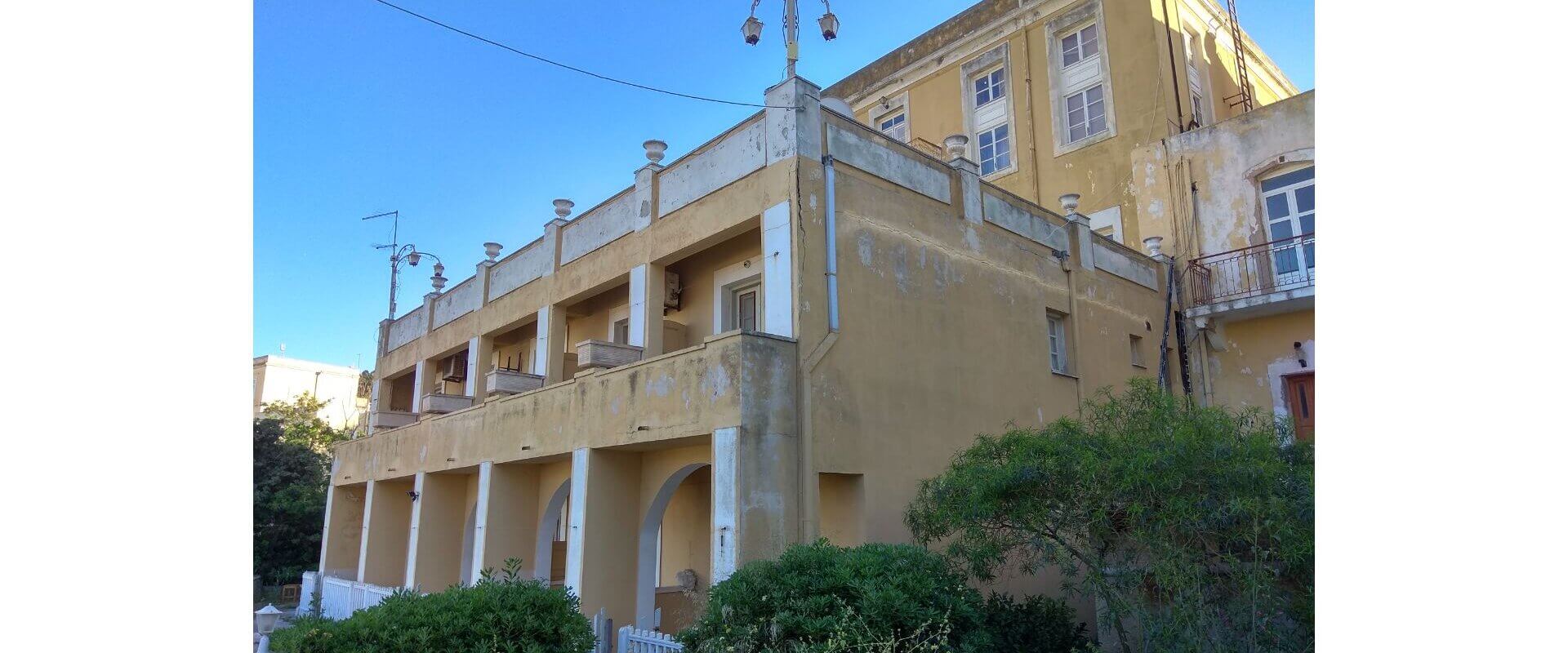 Neoclassical in Leros L 731