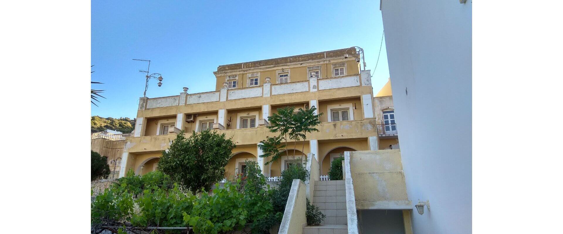 Neoclassical in Leros L 731