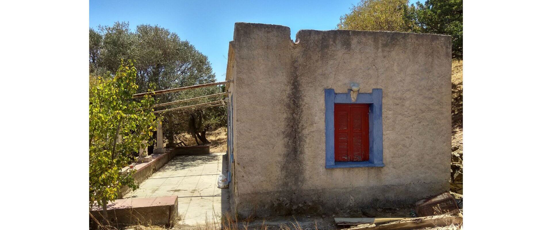 Old house in Leros L 733