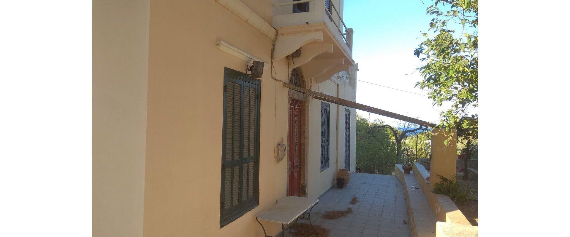 Neoclassical house in Leros L 734