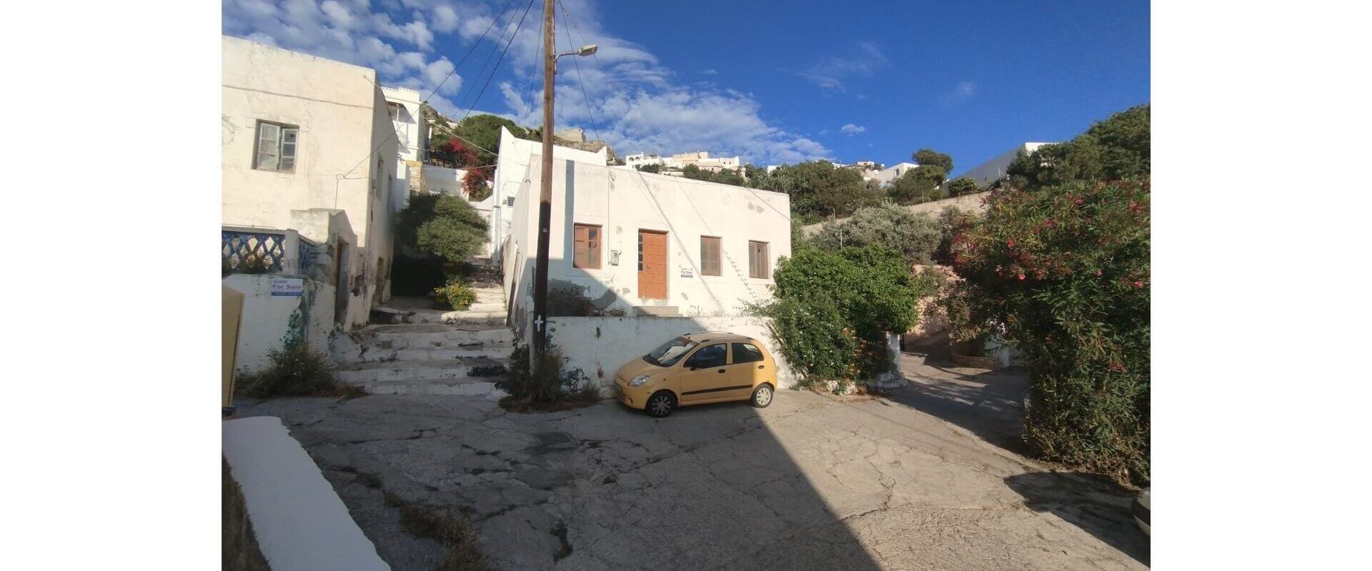 Old residence for sale Agia Marina L882