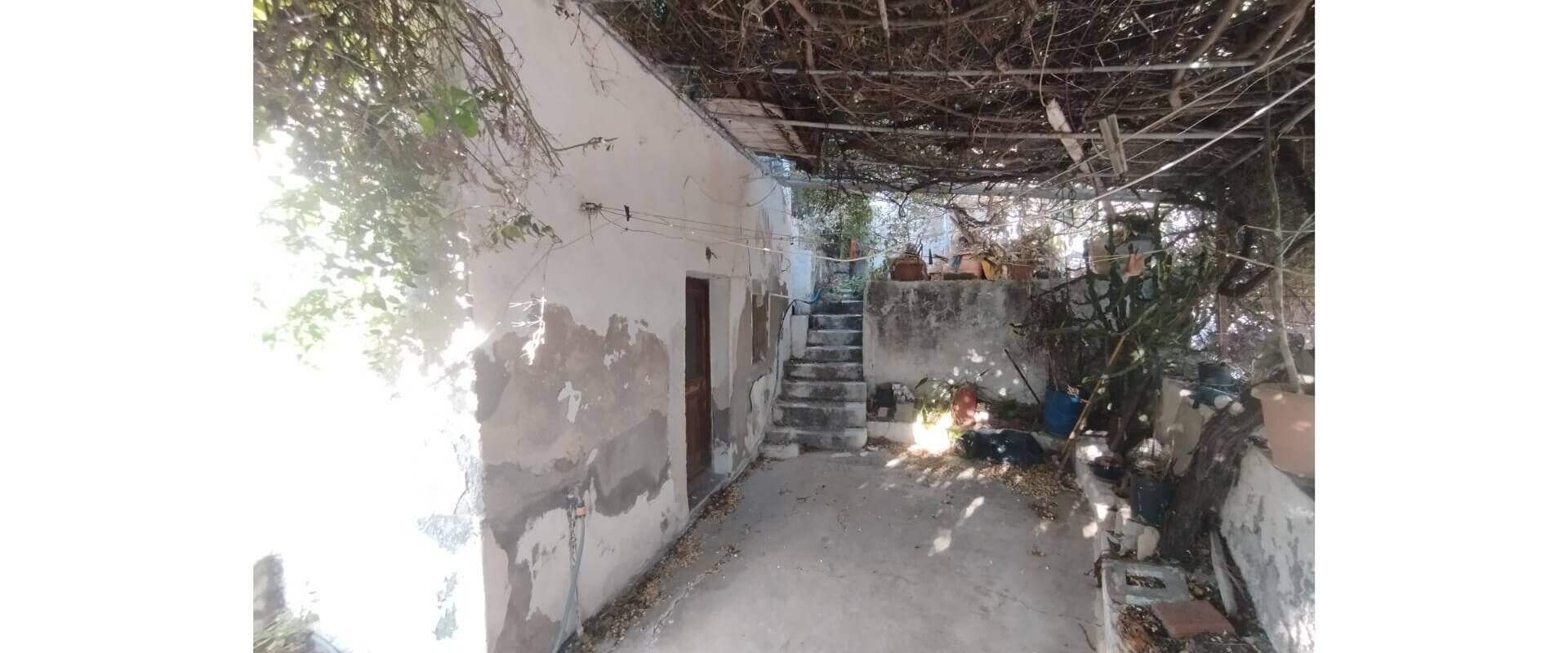 Old residence for sale Agia Marina L882