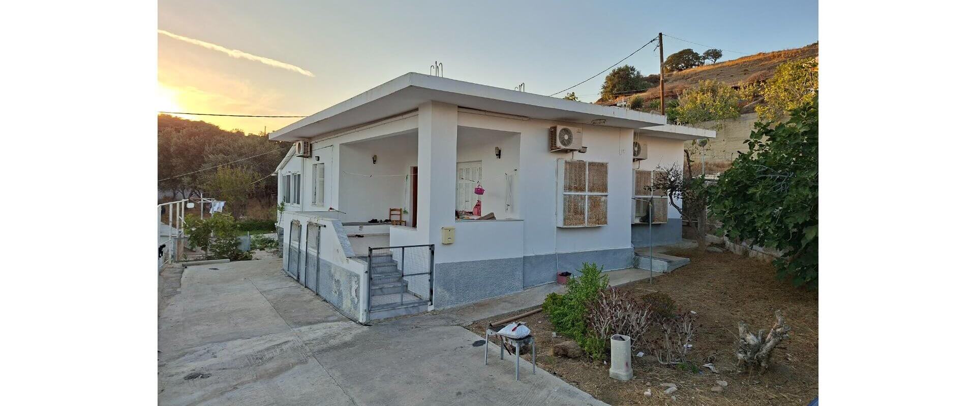 House for sale Agios Theologos L 899