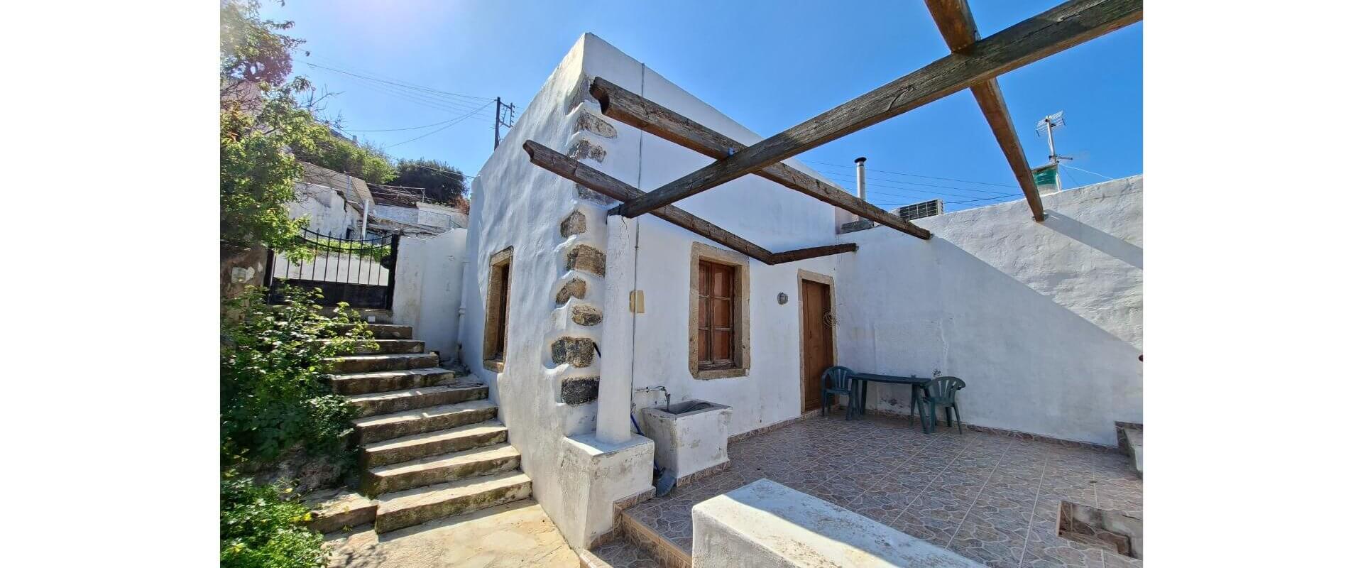 Old residence for sale Patelo L 911