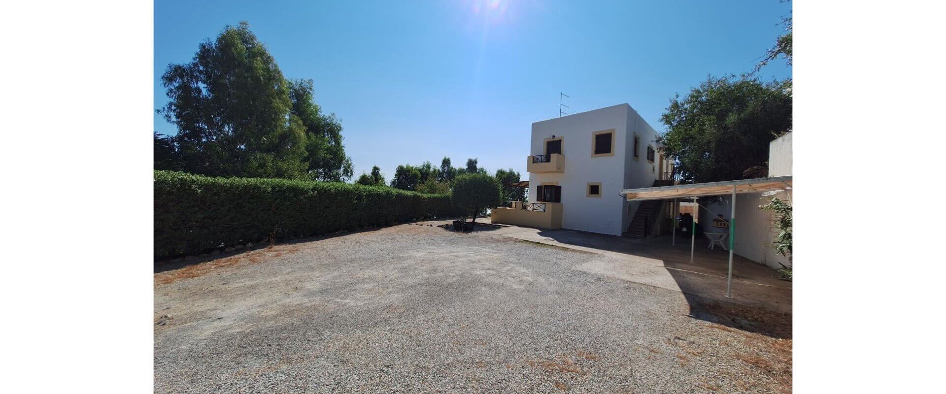 Property for sale Vromolithos L 915